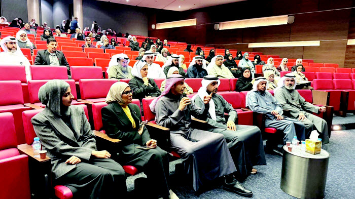 محليات / «التربية» نظمت ورشة عمل حول رخصة المعلم  وتطلق مشروع تطبيق أدوات الذكاء الاصطناعي